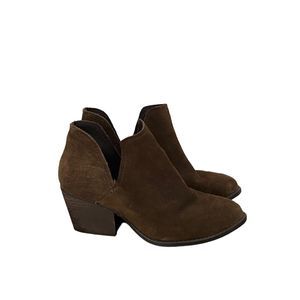 SZ 8.5M STEVE MADDEN ADELPHIE GENUINE Suede Ankle Boot / Bootie in Chestnut Brow